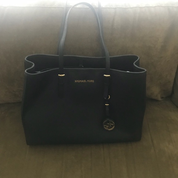 Michael Kors tote purse - Picture 1 of 2